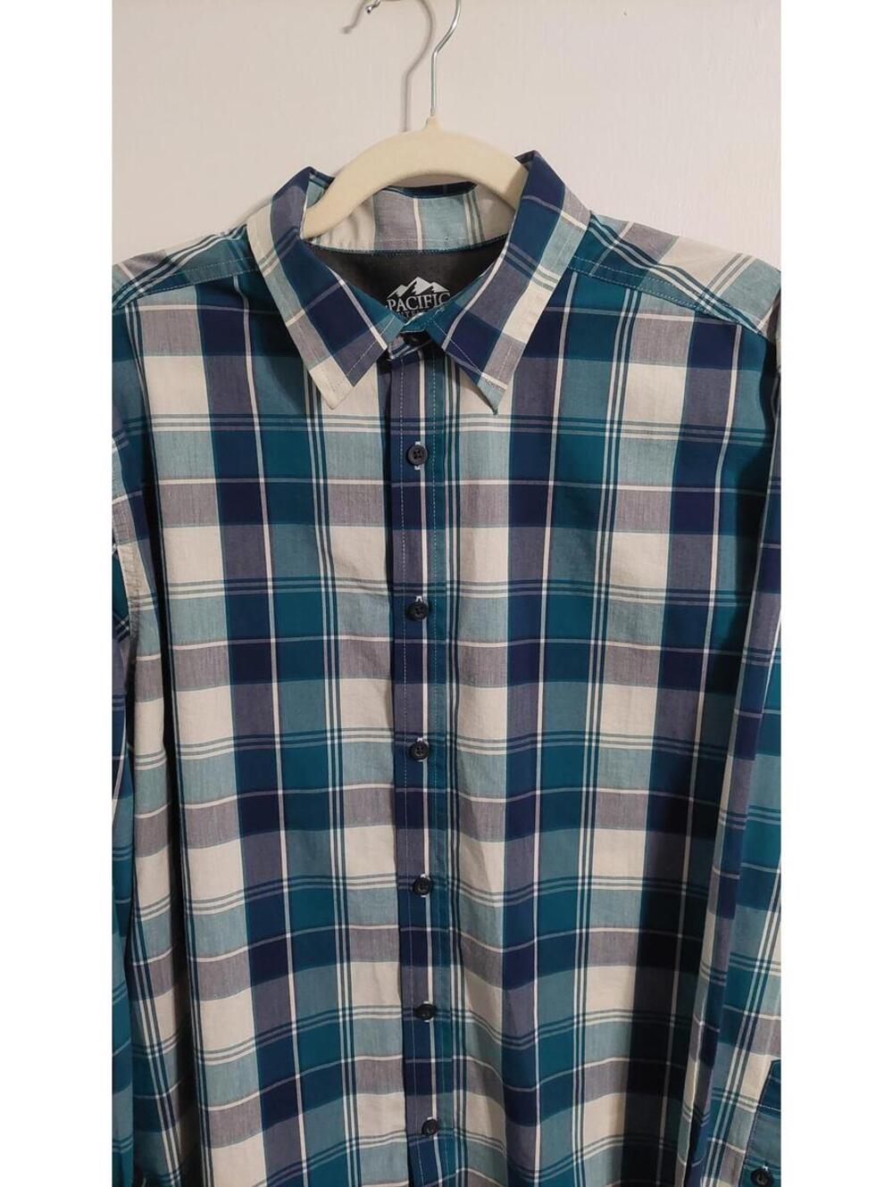 Pacific Outfiters Men's Long Sleeve Button-Up Plaid Shirt